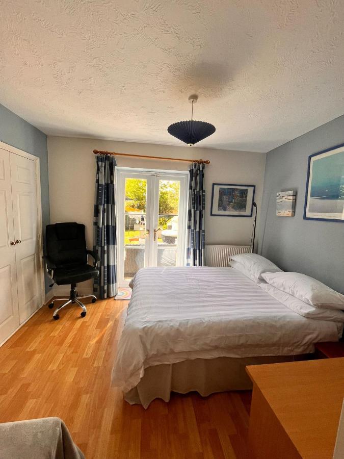 Choice Of One Double Bedroom With A Comfy Double Bed And Private En Suite For Solo Travellers Or Couples ,Or Alternatively Book Two Double Bedrooms For Families Or Friends Paddock Wood Exterior photo