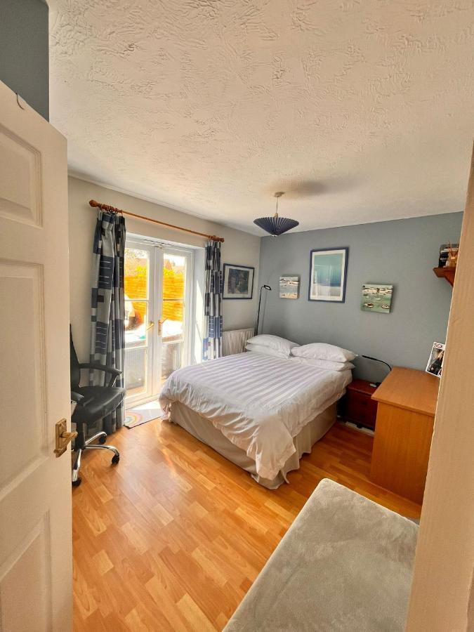 Choice Of One Double Bedroom With A Comfy Double Bed And Private En Suite For Solo Travellers Or Couples ,Or Alternatively Book Two Double Bedrooms For Families Or Friends Paddock Wood Exterior photo