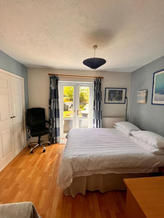 Choice Of One Double Bedroom With A Comfy Double Bed And Private En Suite For Solo Travellers Or Couples ,Or Alternatively Book Two Double Bedrooms For Families Or Friends Paddock Wood Exterior photo